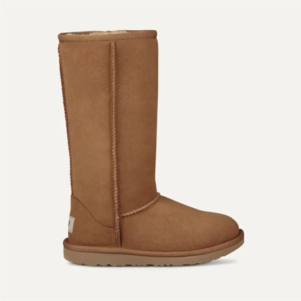 Ugg NEW Classic II Tall Kids Boot in Cbestnut Size 13